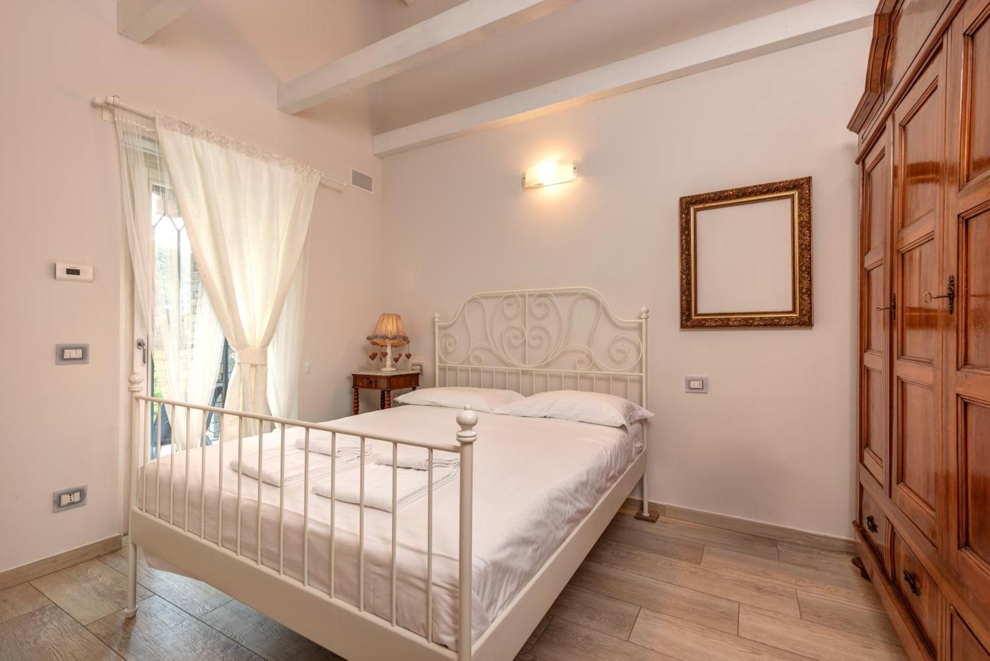 Villa La Corte With Amazing Pool And Garden كوليكو المظهر الخارجي الصورة
