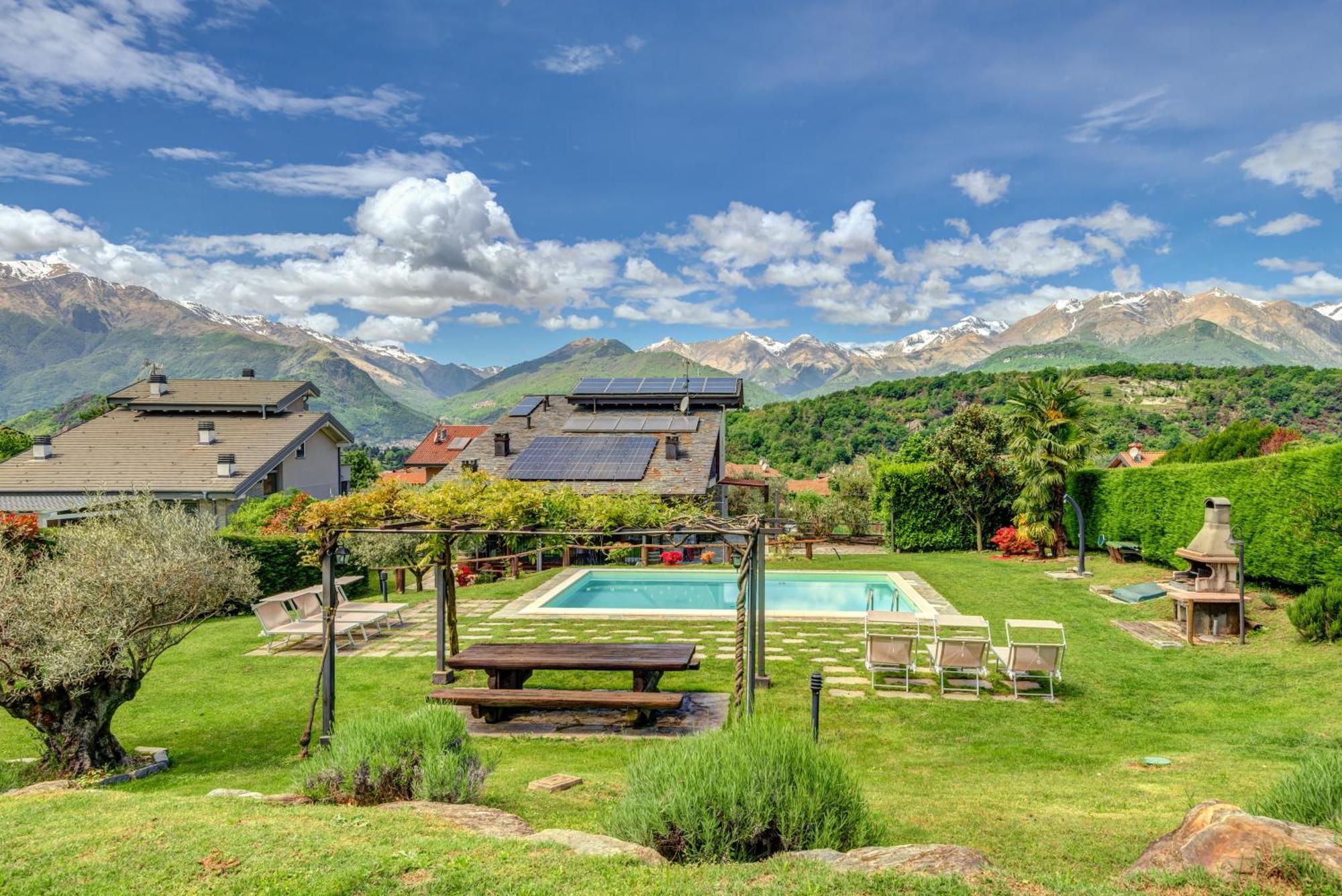Villa La Corte With Amazing Pool And Garden كوليكو المظهر الخارجي الصورة