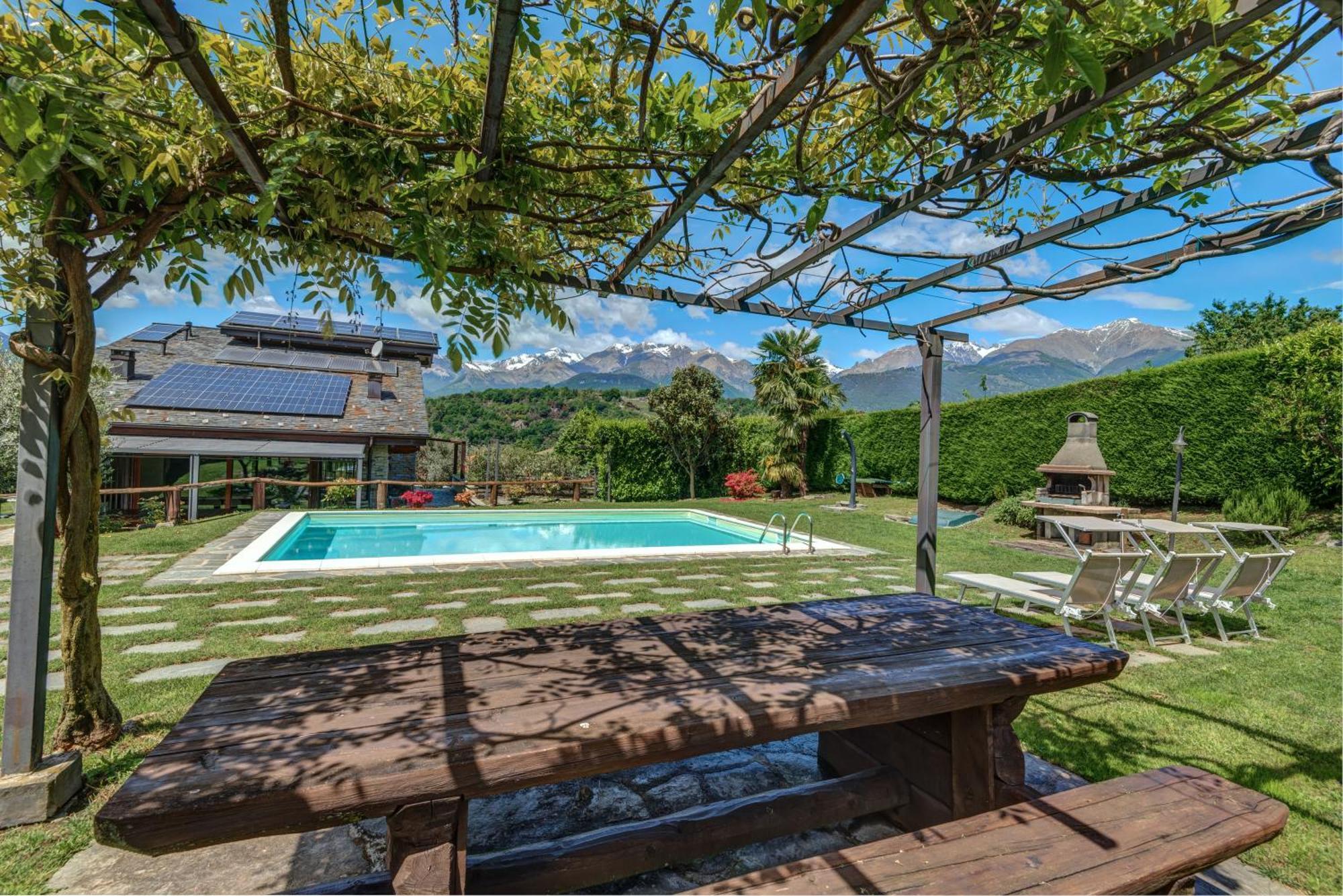 Villa La Corte With Amazing Pool And Garden كوليكو المظهر الخارجي الصورة