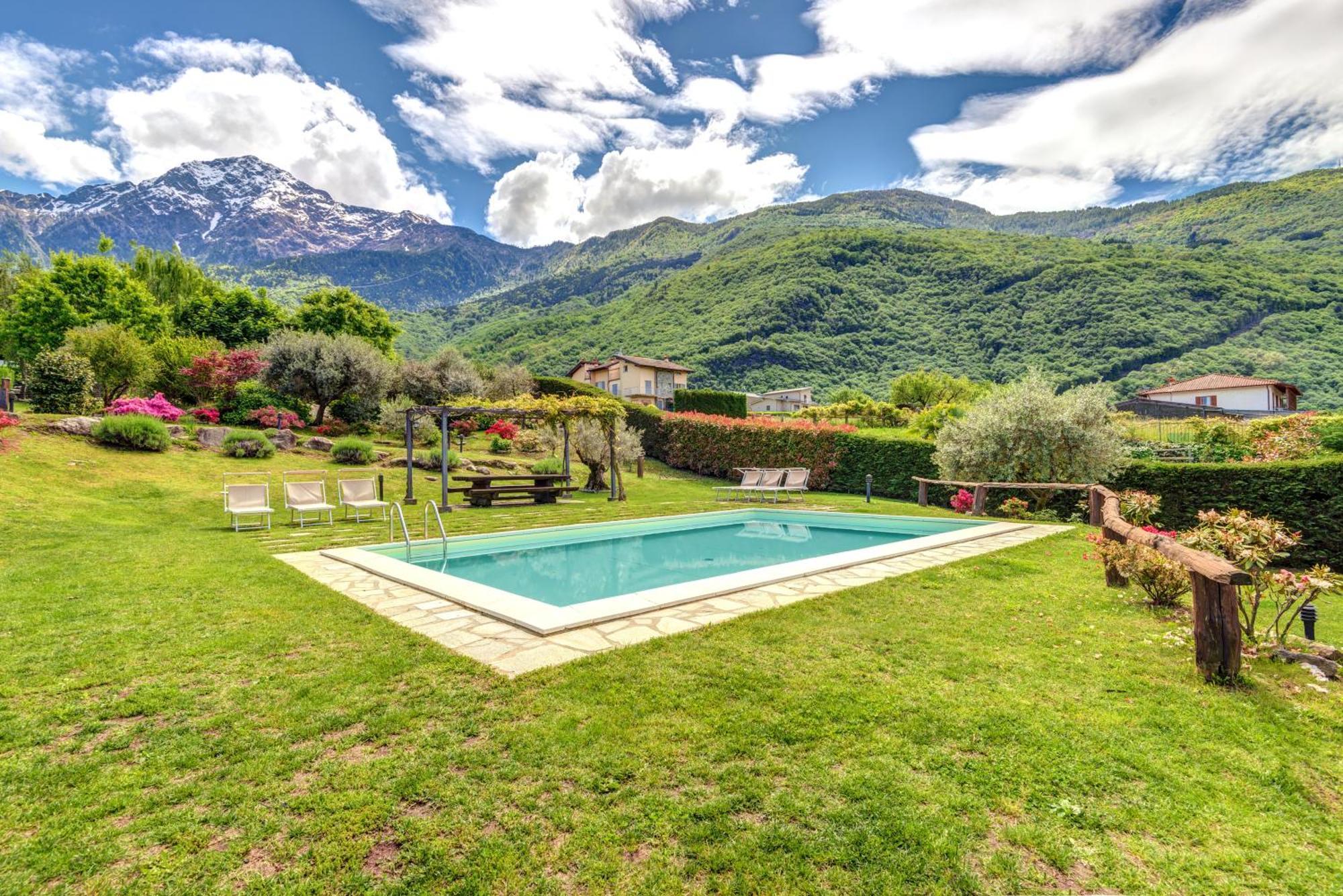 Villa La Corte With Amazing Pool And Garden كوليكو المظهر الخارجي الصورة