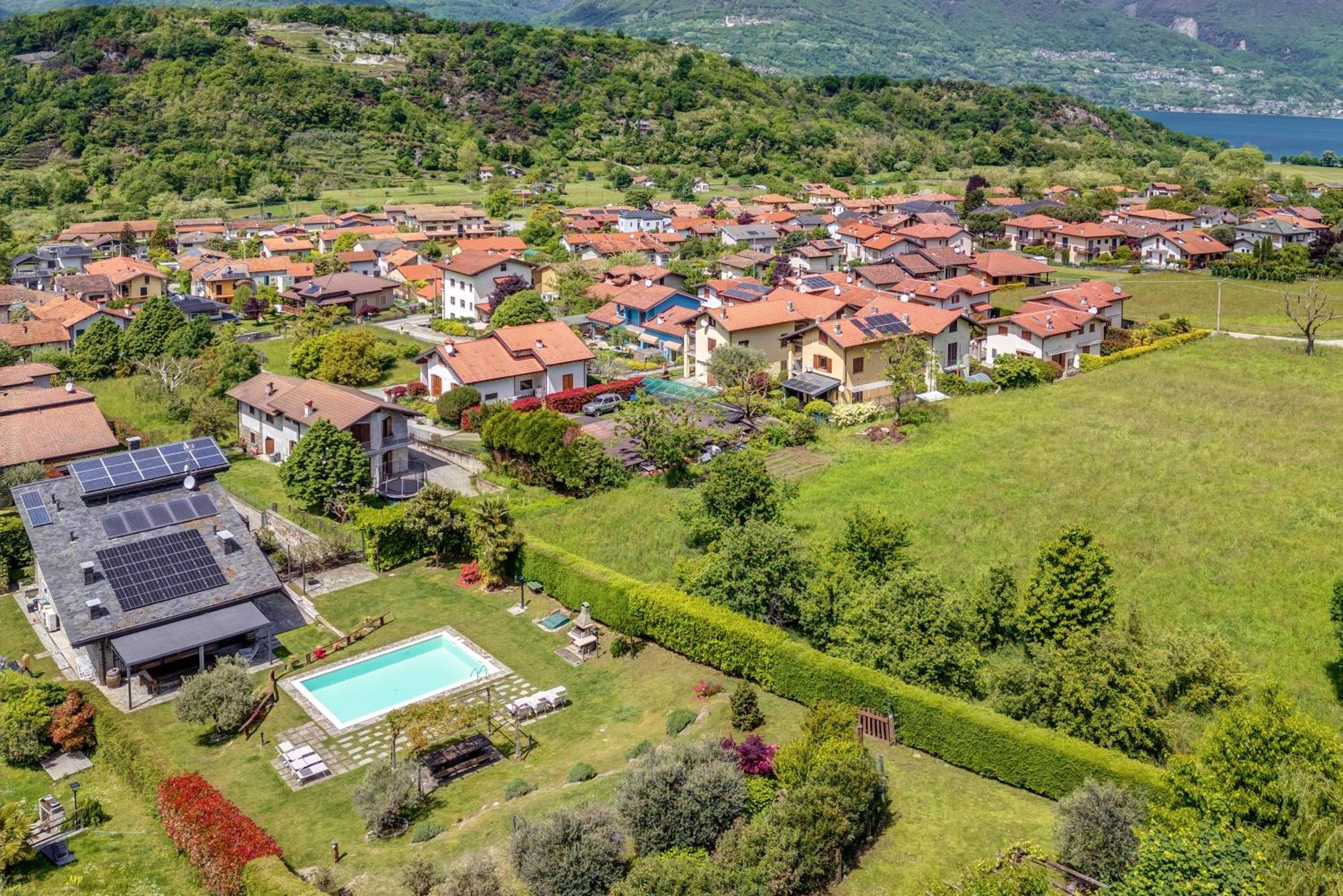 Villa La Corte With Amazing Pool And Garden كوليكو المظهر الخارجي الصورة